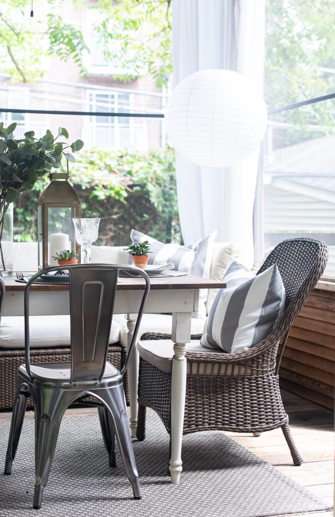 Summer Table Setting in Gray, White, Gold