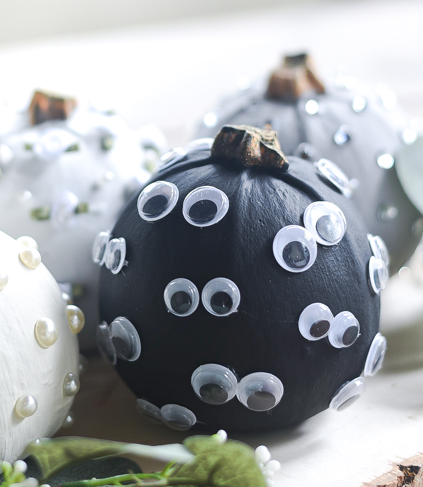 Googly Eye Pumpkin It All Started With Paint easy-googly-eyes-pumpkin-she-wears-many-hats