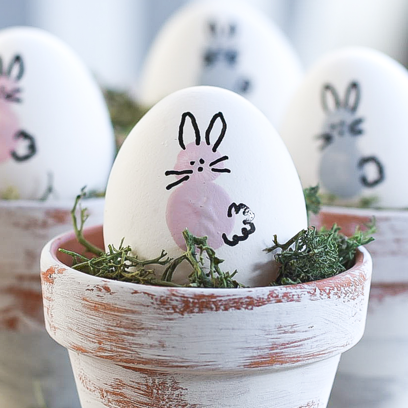 Thumbprint Bunny Easter Eggs. Decorating Eggs with Paint. Easter Egg Decorating Ideas.