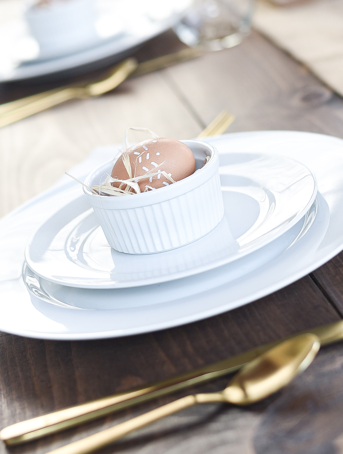 Easter Table Setting Idea - Neutral Easter Table in Brown, Beige, Burlap, White.