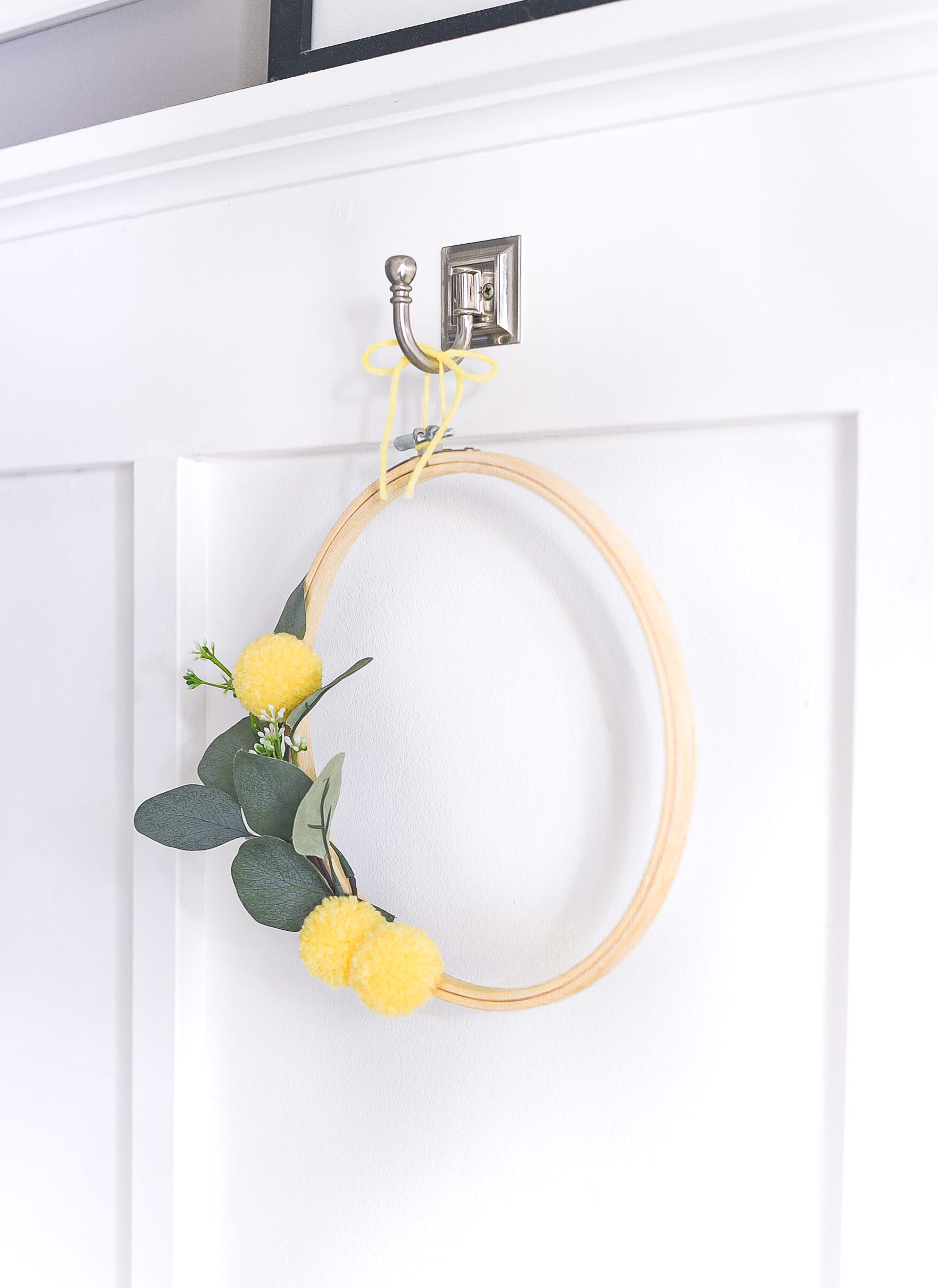 Embroidery Hoop Wreath with Faux Billy Ball Pom Poms - Yellow Summer Wreath Idea. Summer Embroidery Hoop Wreath with Faux Bill Ball Pom Poms.