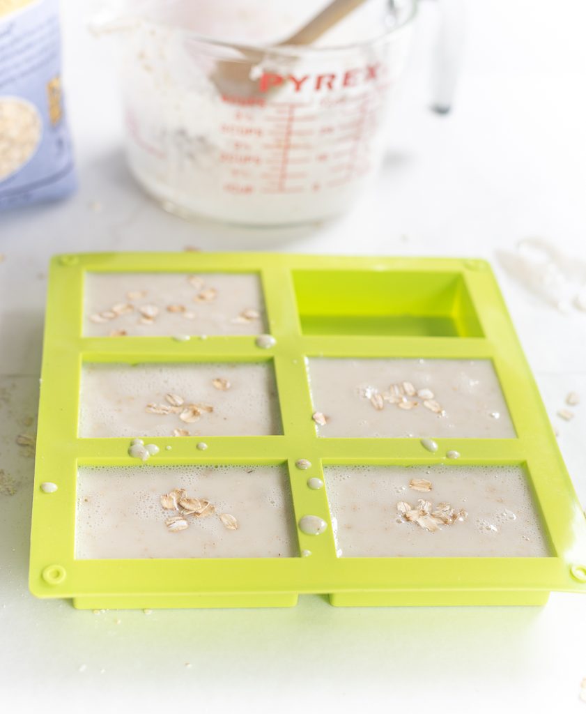 Oatmeal Soap Recipe. Oatmeal Honey Soap. Handmade Soap Recipe. Easy Soap Recipe to make at home. Homemade Soap with melt & pour soap base. Goat's milk soap recipe.