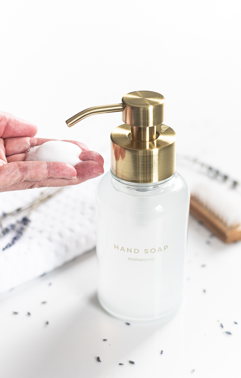 Foaming aoap. Foaming hand soap dispenser. Where to buy a foaming hand soap dispenser. What soap to use to make foaming soap.
