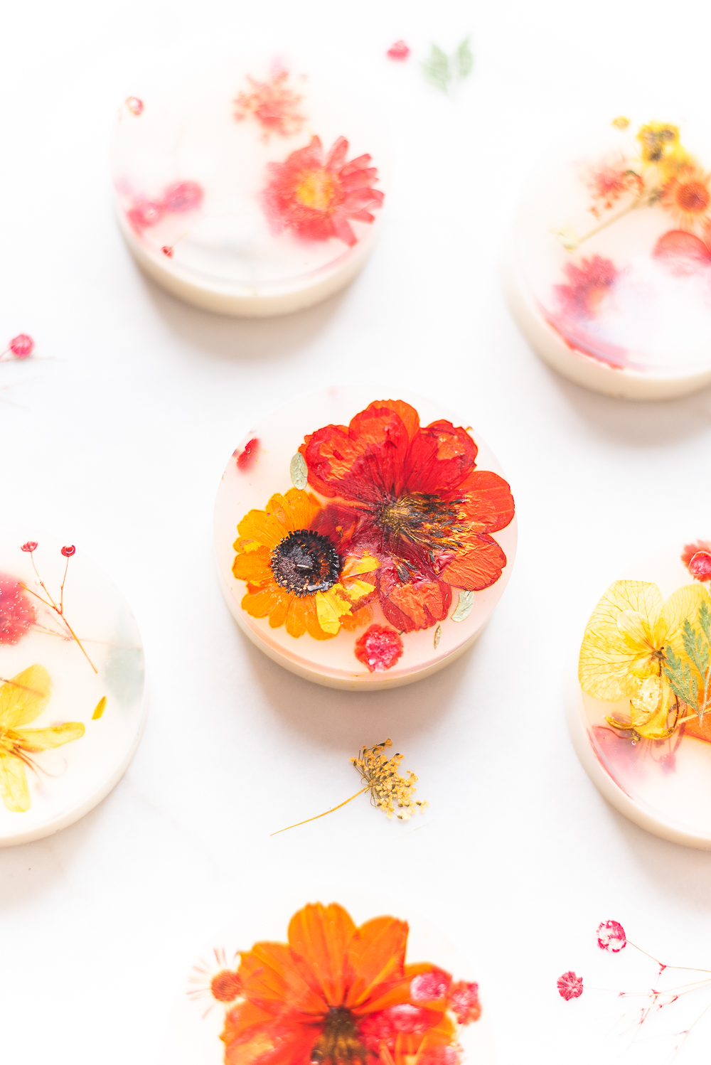 Homemade Pressed Flower Soap Recipe. How to Make Homemade Soap. Pressed Flower Crafts. Dried Flower Craft Ideas. Soap DIY with Pour and Melt Soap. Homemade Gift Ideas. Christmas Soap Ideas. Homemade Holiday Soap.