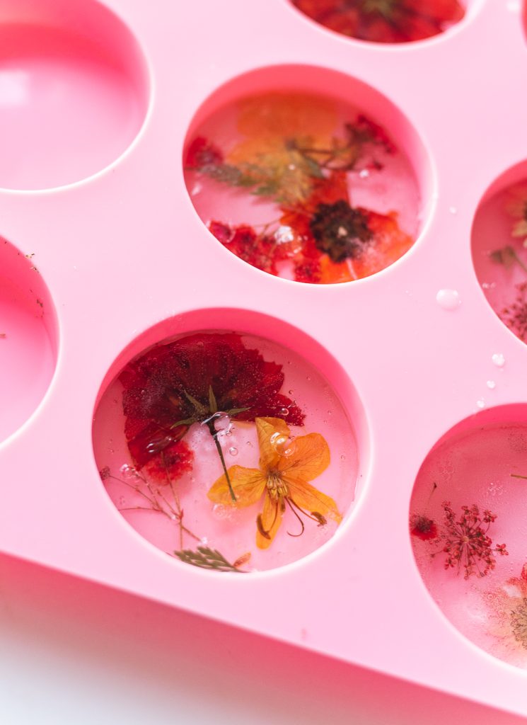 Homemade Pressed Flower Soap Recipe. How to Make Homemade Soap. Pressed Flower Crafts. Dried Flower Craft Ideas. Soap DIY with Pour and Melt Soap. Homemade Gift Ideas. Christmas Soap Ideas. Homemade Holiday Soap.